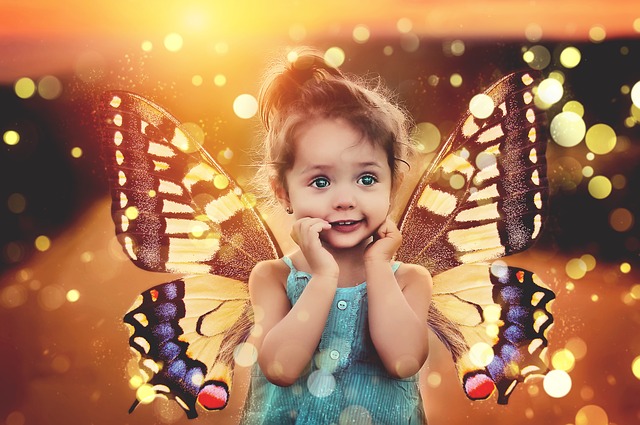 holčička a motýlí křídla